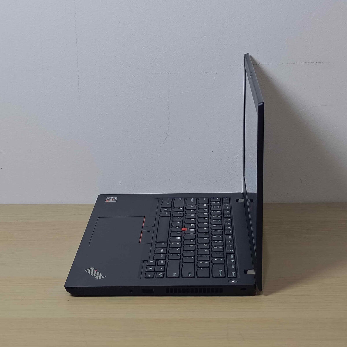 Lenovo Thinkpad L14G2 Samping Kiri Lenovo Thinkpad L14G2 Samping Kiri Butik Laptop