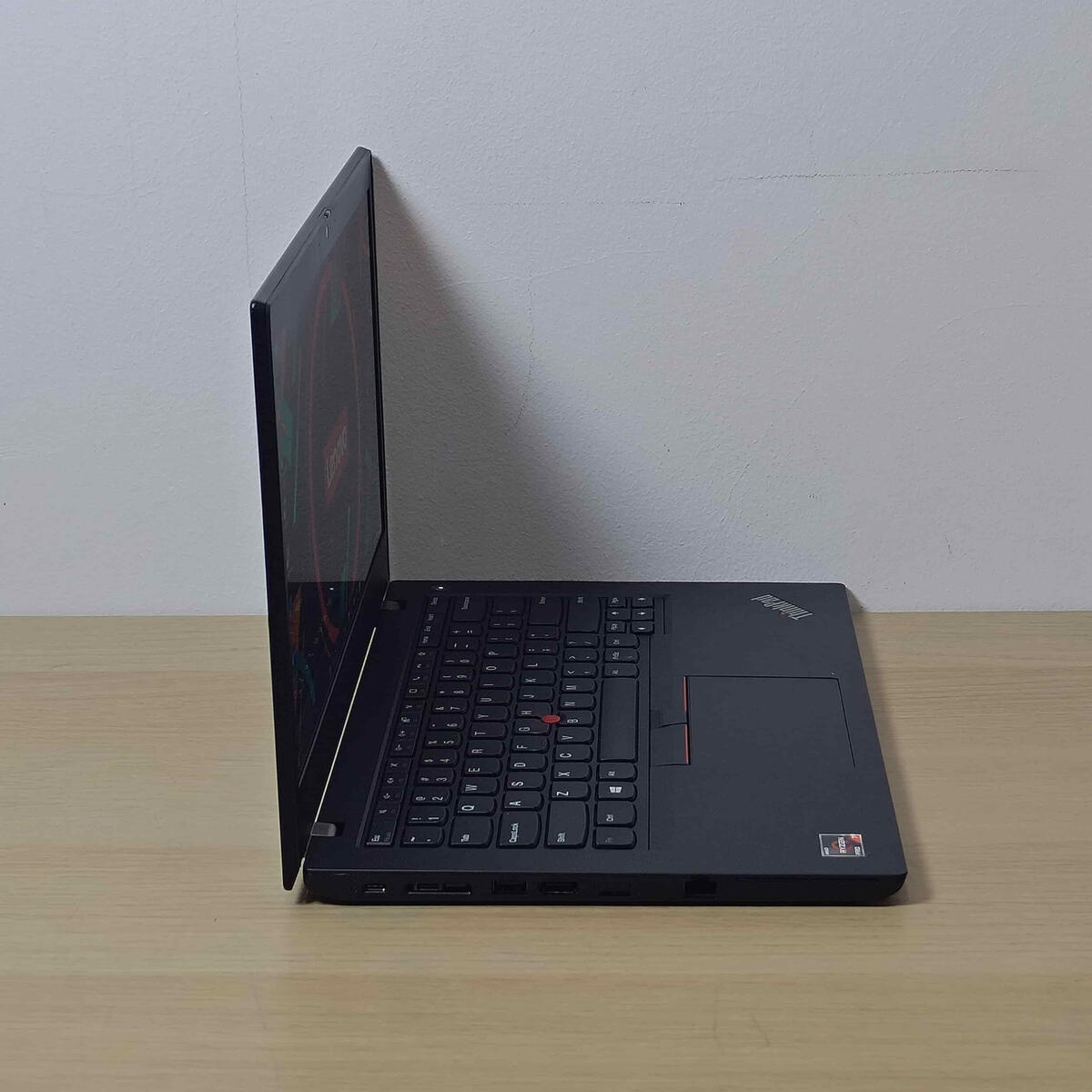 Lenovo Thinkpad L14G2 Samping Kanan Lenovo Thinkpad L14G2 Samping Kanan Butik Laptop